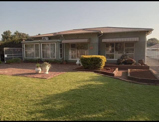 3 BEDROOM HOUSE FOR SALE IN DALVIEW